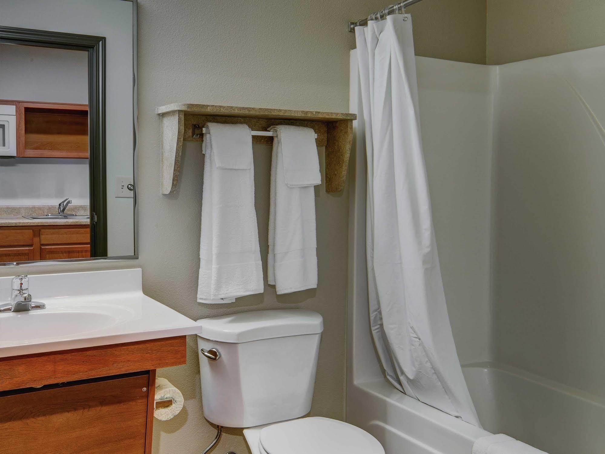 Woodspring Suites Topeka Esterno foto