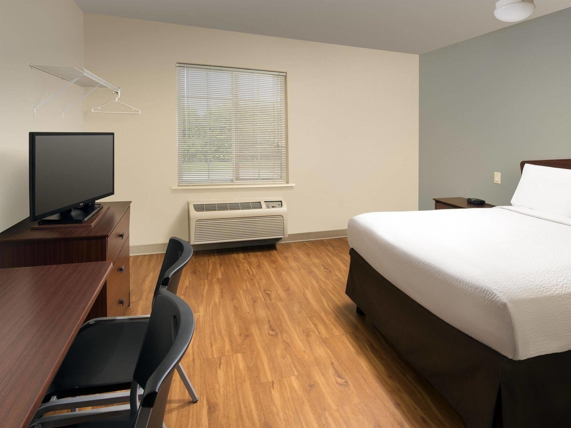 Woodspring Suites Topeka Esterno foto